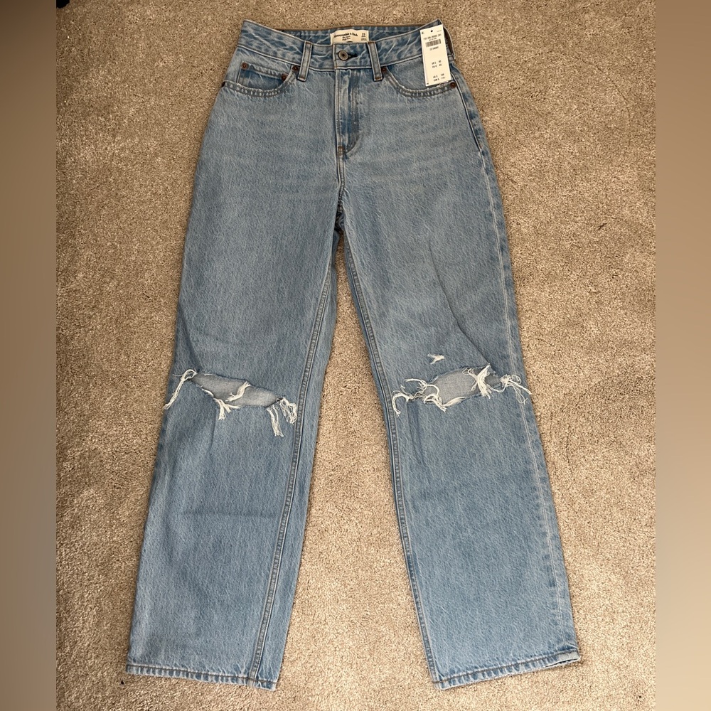 NWT Abercrombie Loose High-Rise Jeans